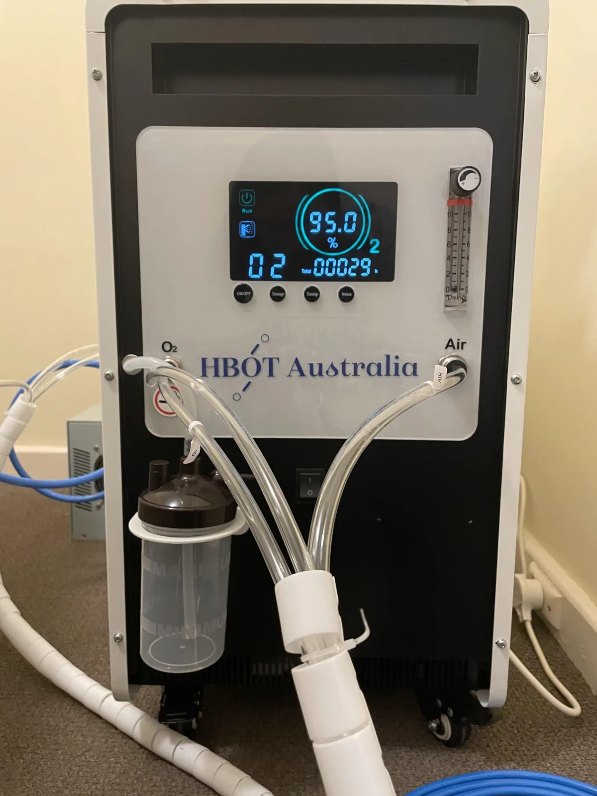 Hard-shell chamber installed in a clinic